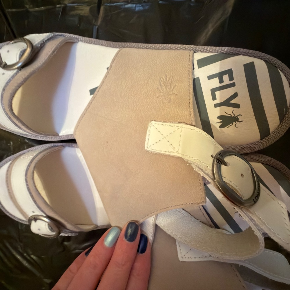 $240 FLY London platform wedge shoes size 40 white and taupe/tan - Picture 16 of 16
